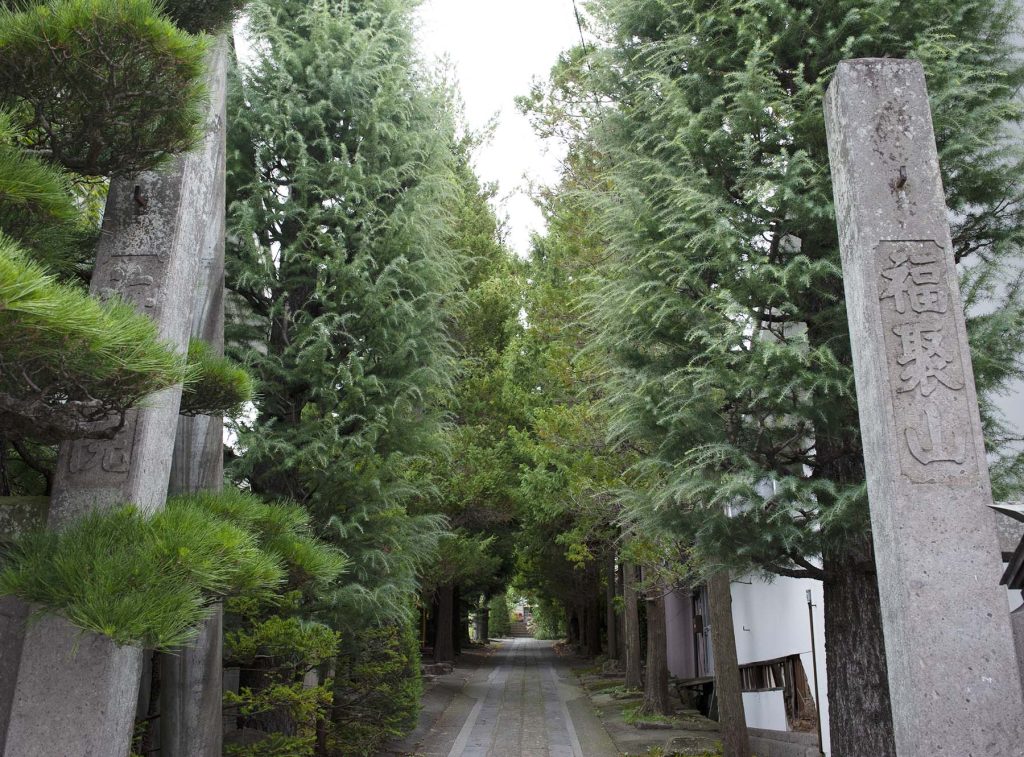 海應院の山門